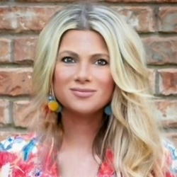 Adrienne Quinn Martin Headshot